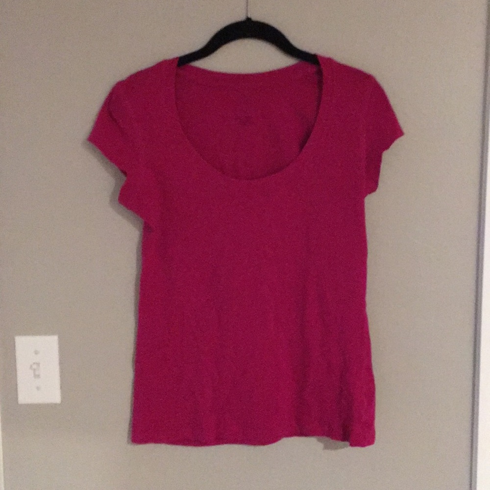 Hot pink/Maroon colored T-shirt 👚